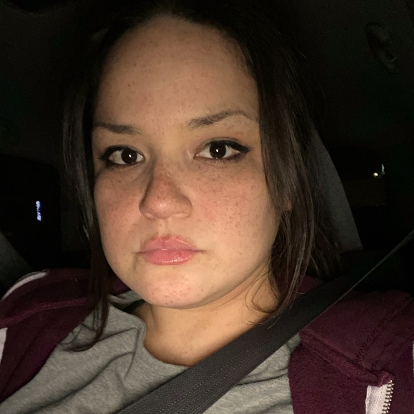 Meet your Posher, April - Picture 1 of 1